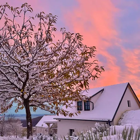 Nagykulcsos Nyulontul Tatil Evi Mencshely