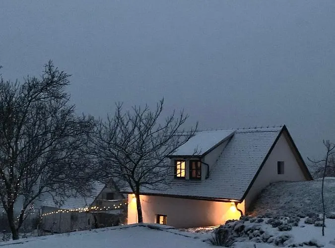 Nagykulcsos Nyulontul בית נופש Mencshely